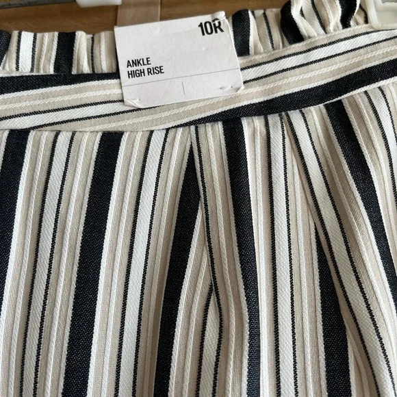 Express NEW ankle, high rise, ruffled waist, 10R pant - Picture 15 of 16